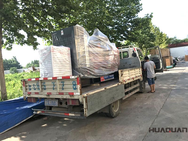 山東省臨沂市的一臺HQ400GF立柜四保護柴油發電機組發貨了，6.28