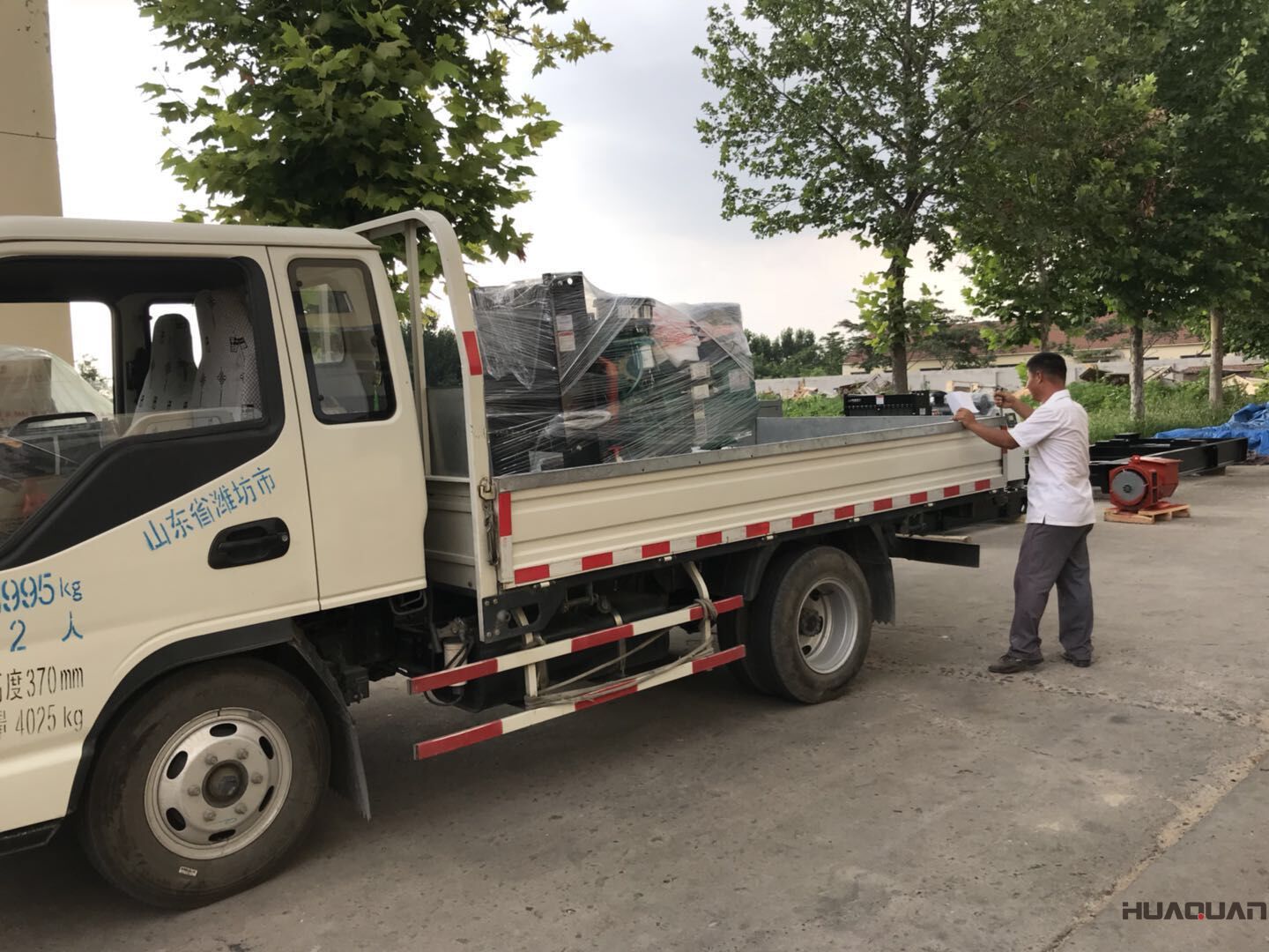  一臺HQ28GF標(biāo)配濰柴船用發(fā)電機(jī)組在7月11號發(fā)往馬爾代夫