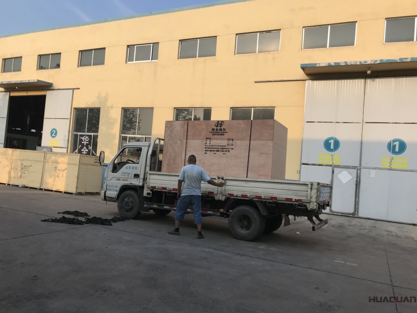 一臺(tái)300kw自動(dòng)化柴油發(fā)電機(jī)組已于8月3日順利發(fā)往內(nèi)蒙古